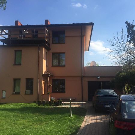 samodzielny pokój w wygodnym domu z parkingiem Piaseczno (Masovia) Exterior foto
